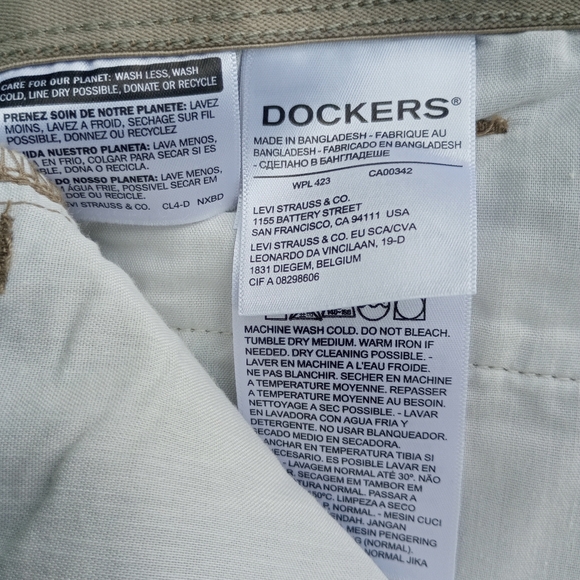 NWT men's Docker's Big and tall cargo shorts khaki size 52 flexible - Picture 11 of 11